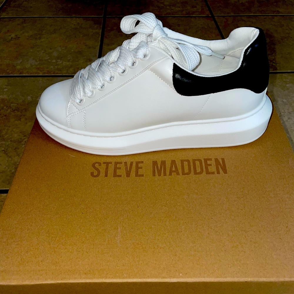 Gaines Platform Sneaker Steve Madden